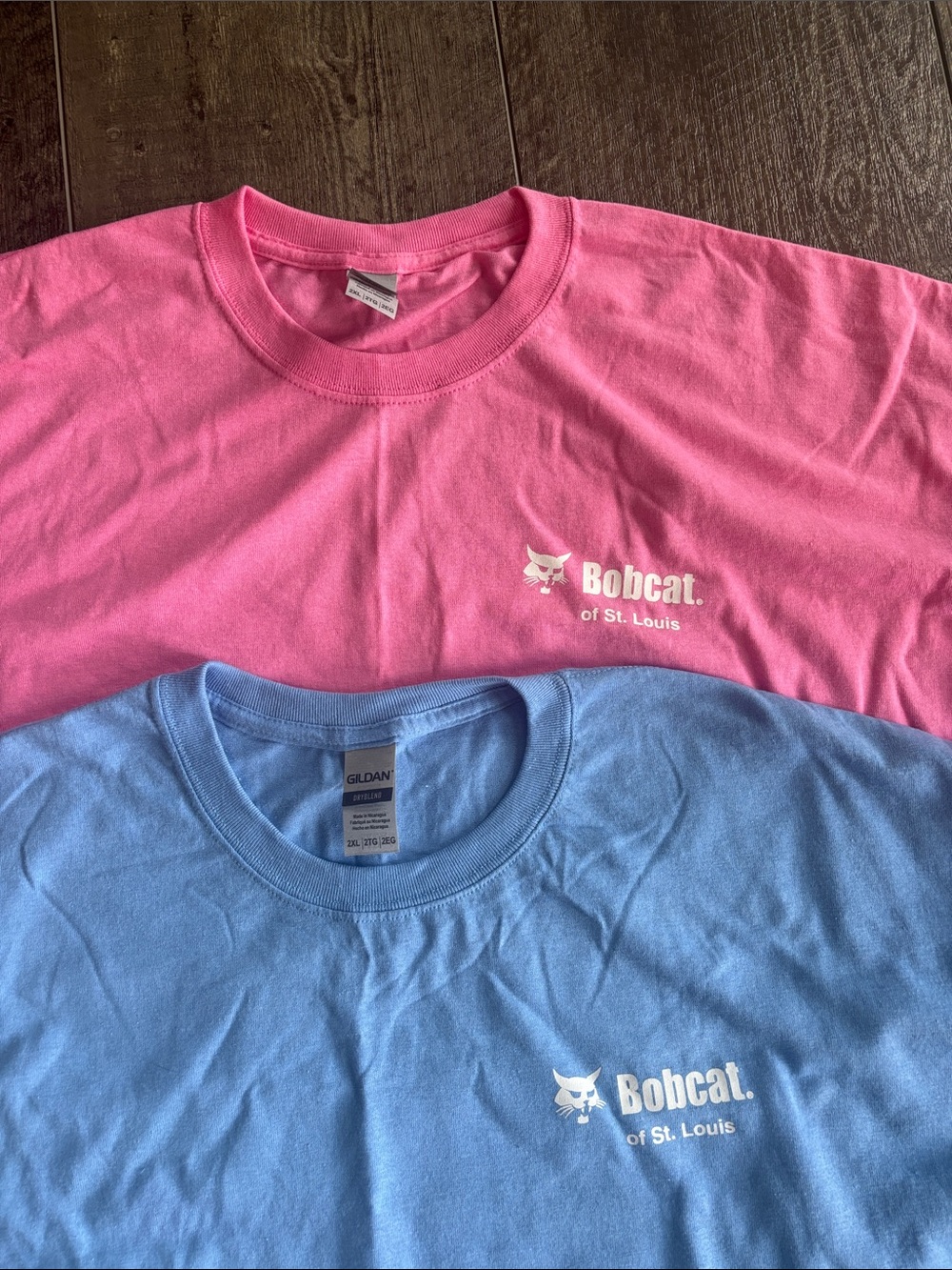 Bobcat Short-Sleeve Graphic Tee — Blue & Pink - Picture 3 of 4